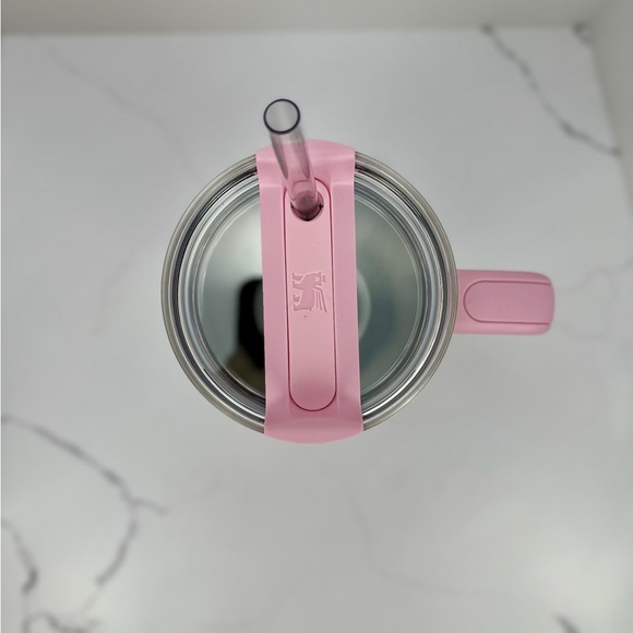 Stanley x Target Valentine’s Day 40 oz. H2.0 Flowstate Tumbler Powder Pink Heart - Picture 3 of 4